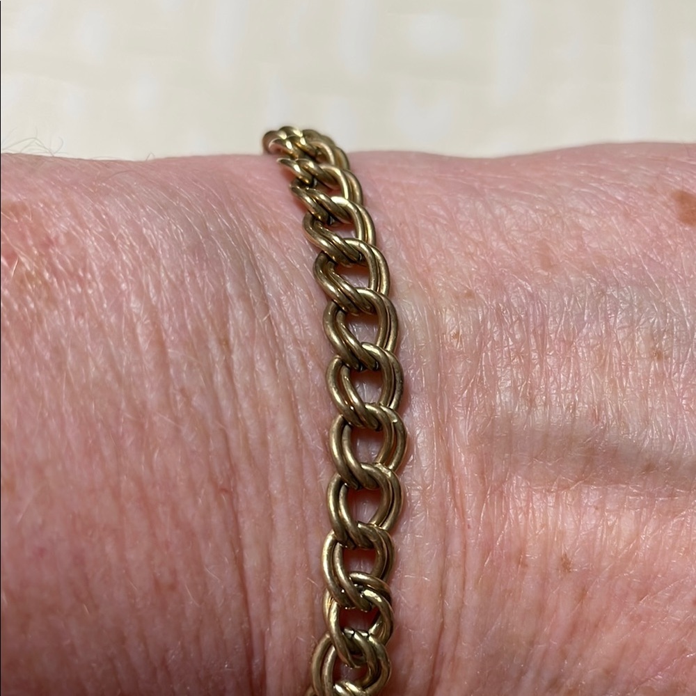 Gold Chain Bracelet - Picture 2 of 4
